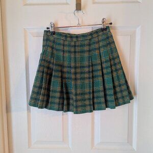 Plaid pleated green skirt